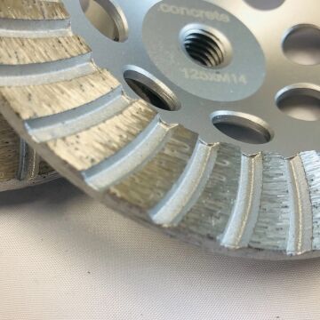 एल्यूमीनियम कोर के साथ हल्के वजन 100-180 मिमी टर्बो कंक्रीट पीसने वाला पहिया